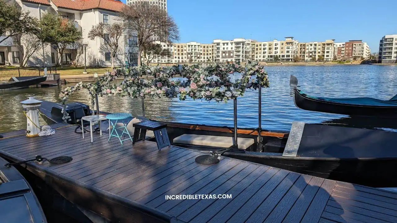 Gondola Ride Lake Carolyn Irving Texas