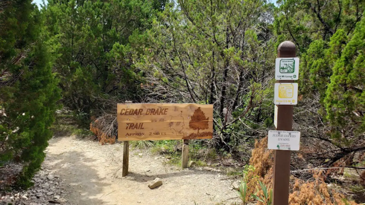Cedar Ridge Preserve Trails Near Dallas Texas . Best hiking trails near Dallas and Fort Worth.