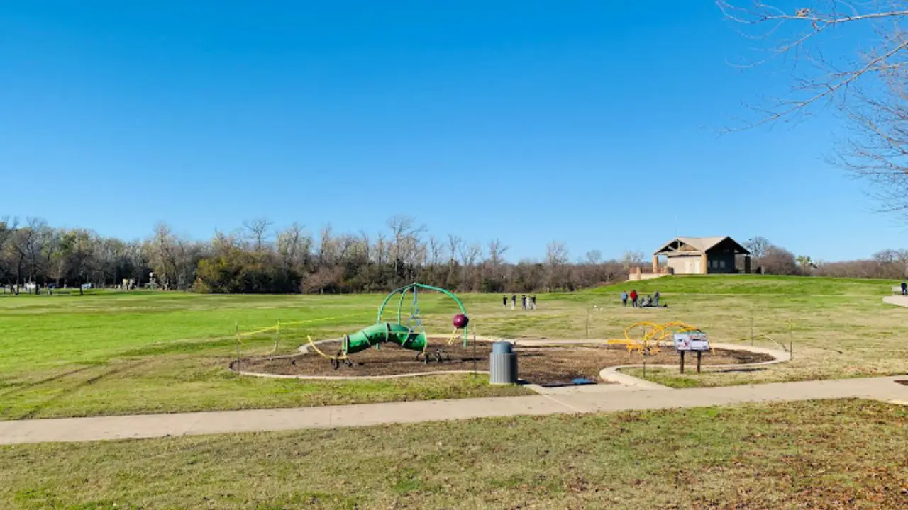River Legacy Parks rails Near Dallas Texas